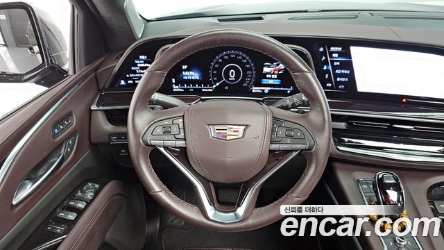 Cadillac Escalade 2023 — photo 12