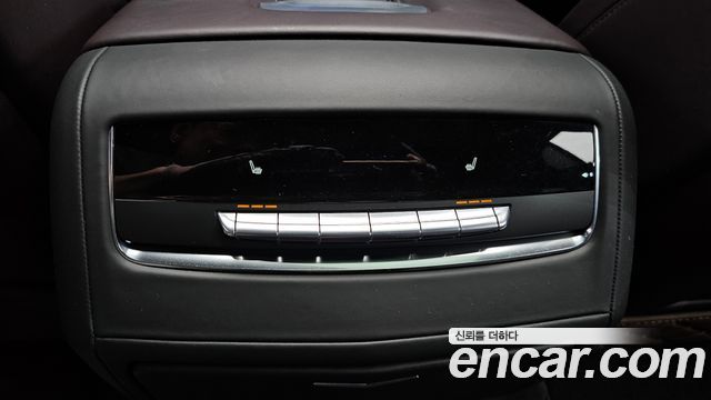 Cadillac Escalade 2023 — photo 18