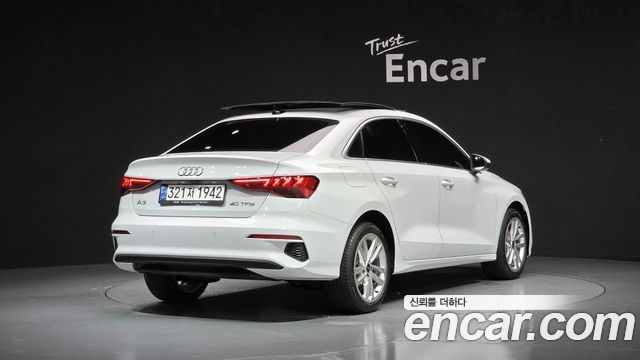 Audi A3 2022 — photo 2