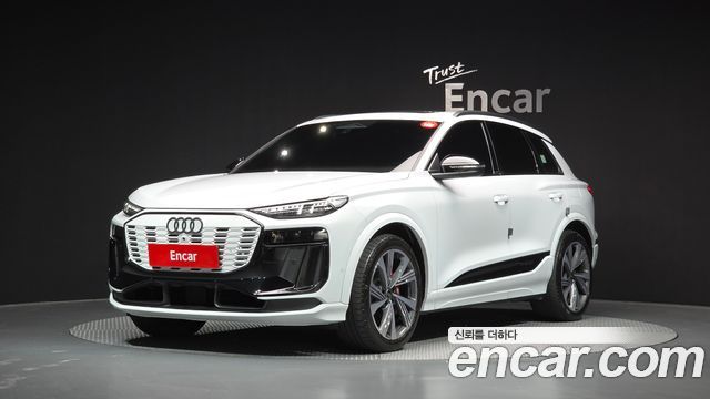 Audi SQ6 e-tron 2025 — photo 1