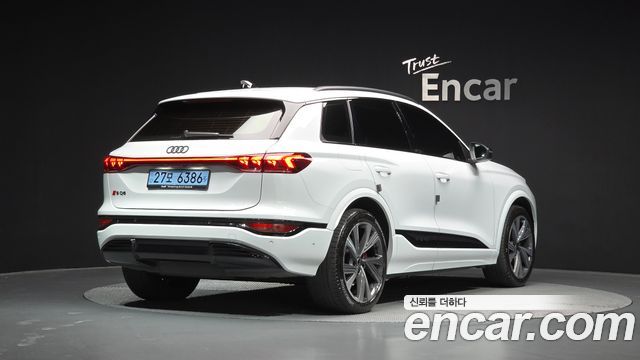 Audi SQ6 e-tron 2025 — photo 2