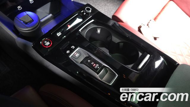 Audi SQ6 e-tron 2025 — photo 12