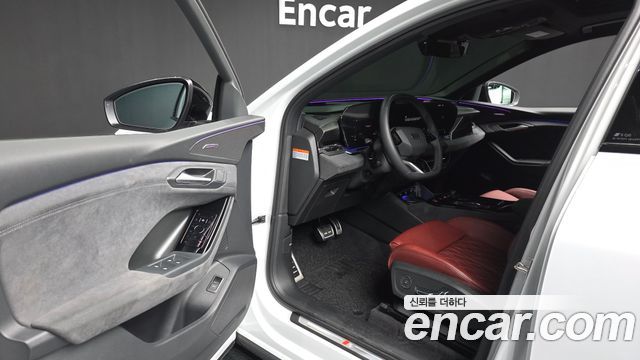 Audi SQ6 e-tron 2025 — photo 13