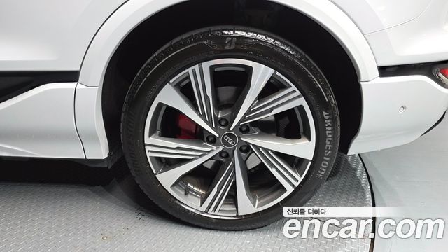 Audi SQ6 e-tron 2025 — photo 7