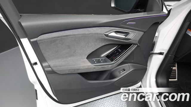 Audi SQ6 e-tron 2025 — photo 14