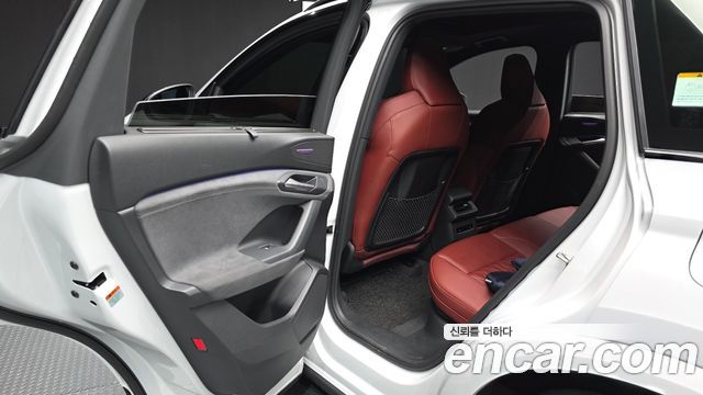 Audi SQ6 e-tron 2025 — photo 16