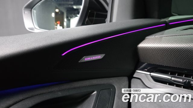Audi SQ6 e-tron 2025 — photo 33