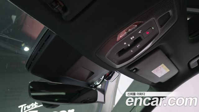 Audi SQ6 e-tron 2025 — photo 34