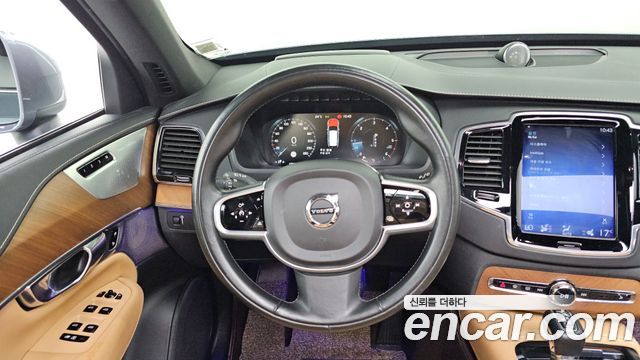Volvo XC90 2018 — photo 13