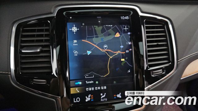 Volvo XC90 2018 — photo 14