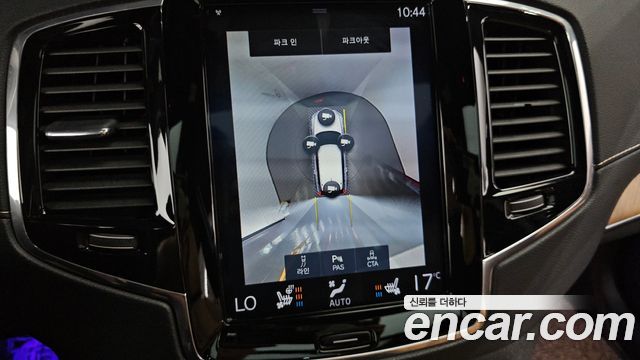 Volvo XC90 2018 — photo 15