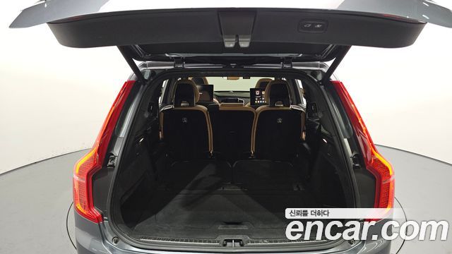 Volvo XC90 2018 — photo 20