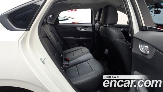 Kia K3 2022 — photo 17