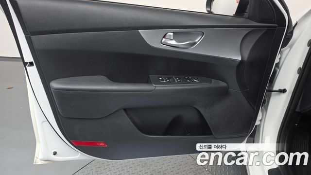 Kia K3 2022 — photo 14