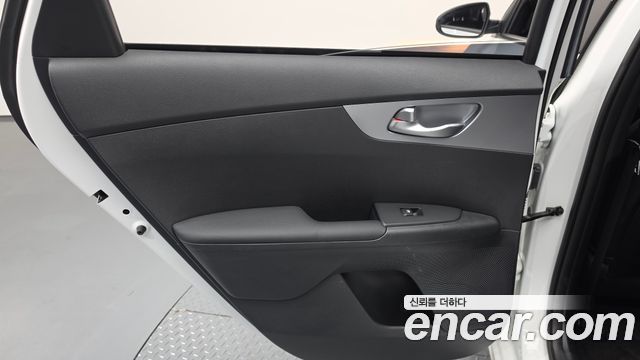 Kia K3 2022 — photo 15