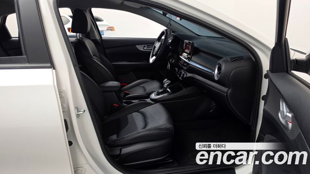 Kia K3 2022 — photo 16