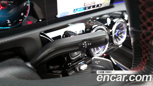 Mercedes-Benz A-Class 2021 — photo 12