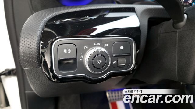 Mercedes-Benz A-Class 2021 — photo 25