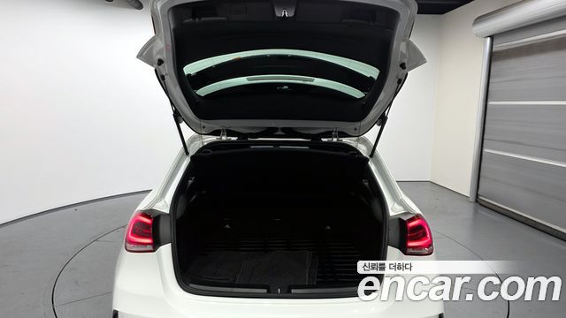 Mercedes-Benz A-Class 2021 — photo 26