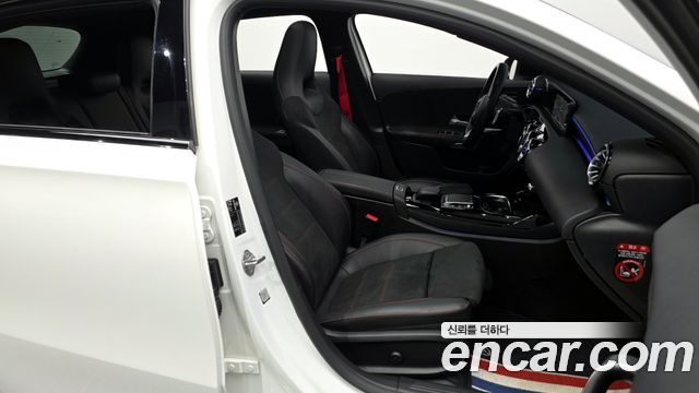 Mercedes-Benz A-Class 2021 — photo 16