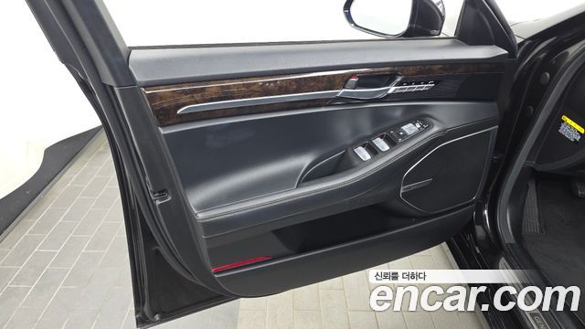 Genesis G90 2019 — photo 14