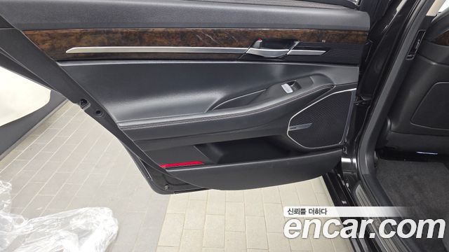 Genesis G90 2019 — photo 15
