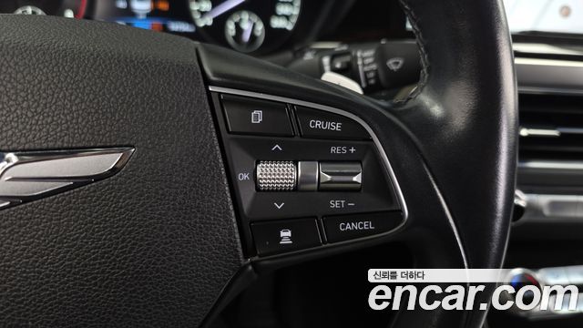 Genesis G90 2019 — photo 33