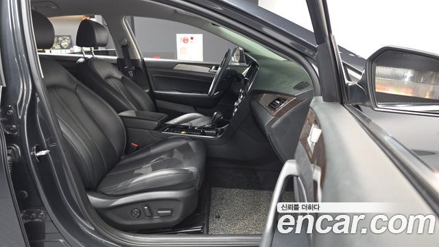 Hyundai Sonata 2018 — photo 17
