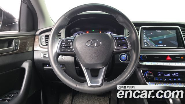 Hyundai Sonata 2018 — photo 19
