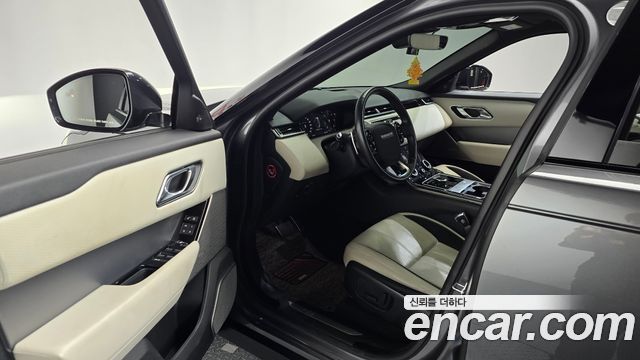 Land Rover Range Rover Velar 2018 — photo 13