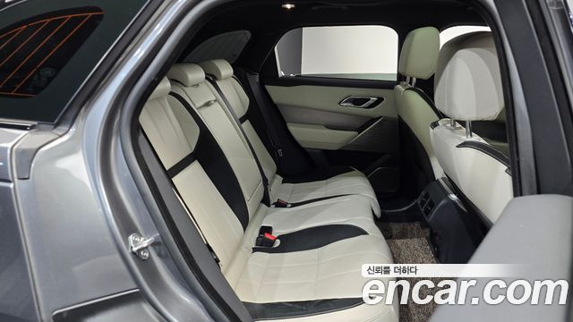 Land Rover Range Rover Velar 2018 — photo 17