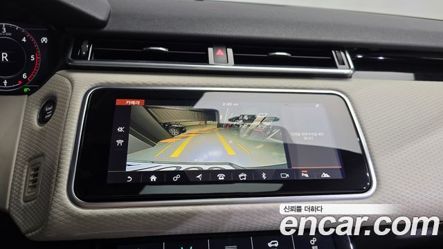 Land Rover Range Rover Velar 2018 — photo 20