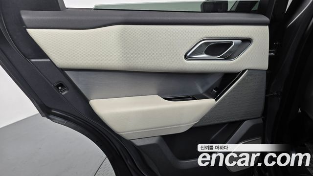 Land Rover Range Rover Velar 2018 — photo 15