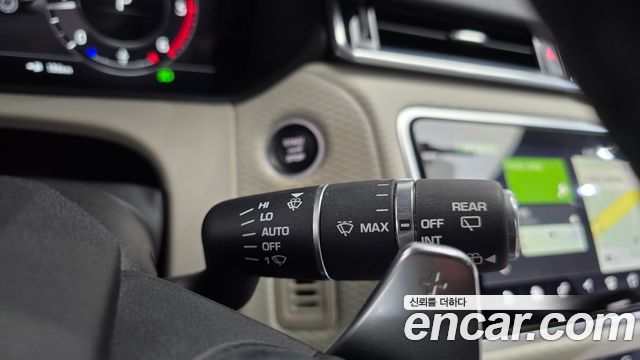 Land Rover Range Rover Velar 2018 — photo 27