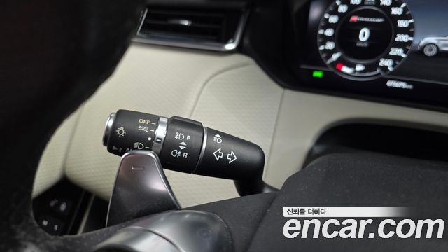 Land Rover Range Rover Velar 2018 — photo 28