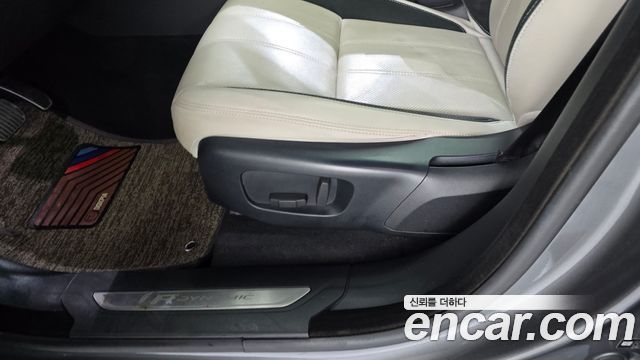 Land Rover Range Rover Velar 2018 — photo 30