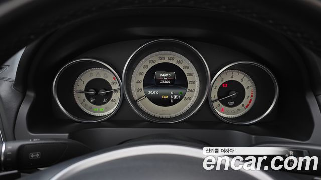 Mercedes-Benz E-Class 2014 — photo 8