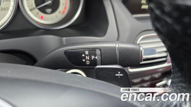 Mercedes-Benz E-Class 2014 — photo 9