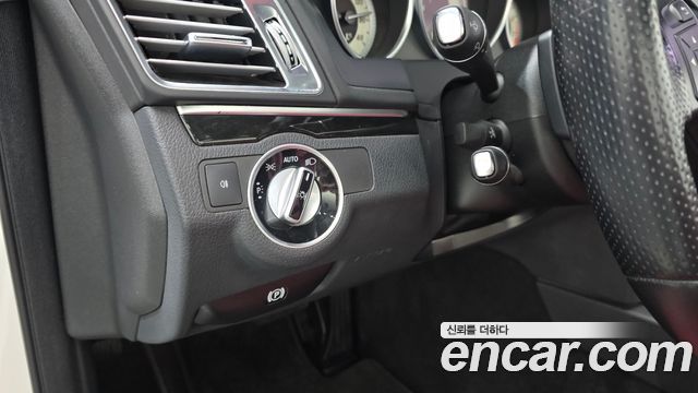 Mercedes-Benz E-Class 2014 — photo 15