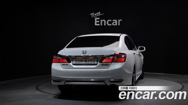 Honda Accord 2017 — photo 4