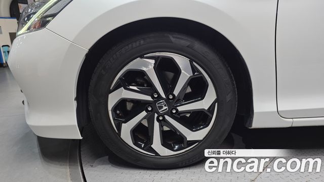 Honda Accord 2017 — photo 5
