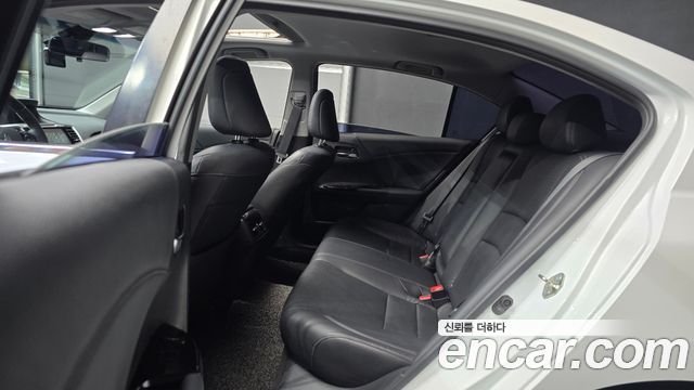 Honda Accord 2017 — photo 18