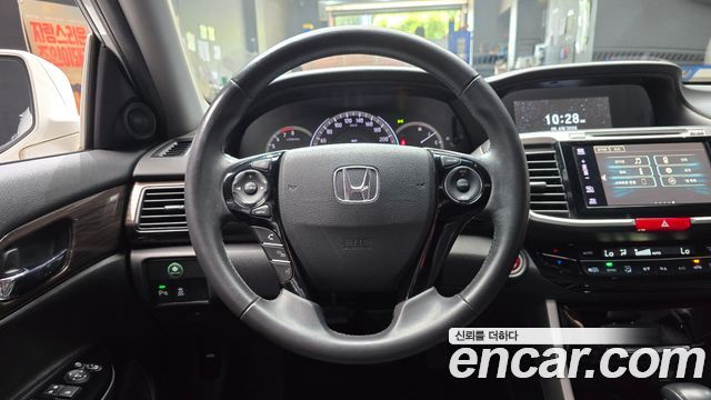 Honda Accord 2017 — photo 19