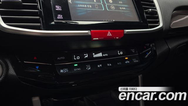 Honda Accord 2017 — photo 22
