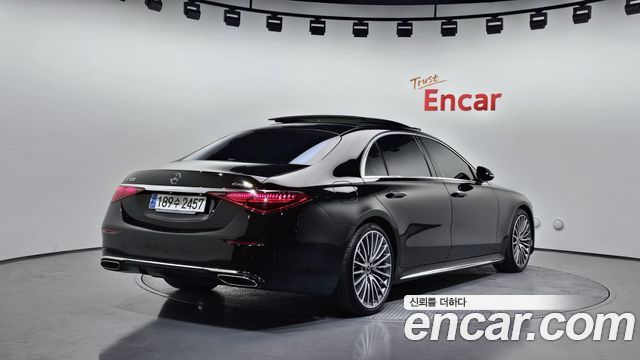 Mercedes-Benz S-Class 2023 — photo 2