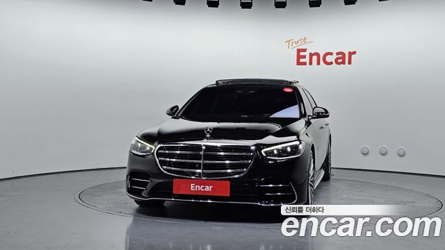 Mercedes-Benz S-Class 2023 — photo 3