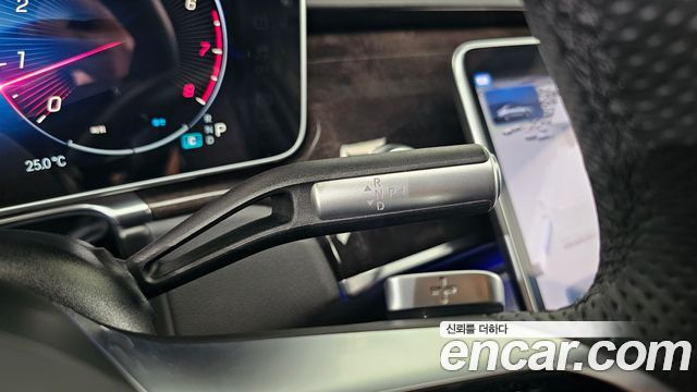 Mercedes-Benz S-Class 2023 — photo 12