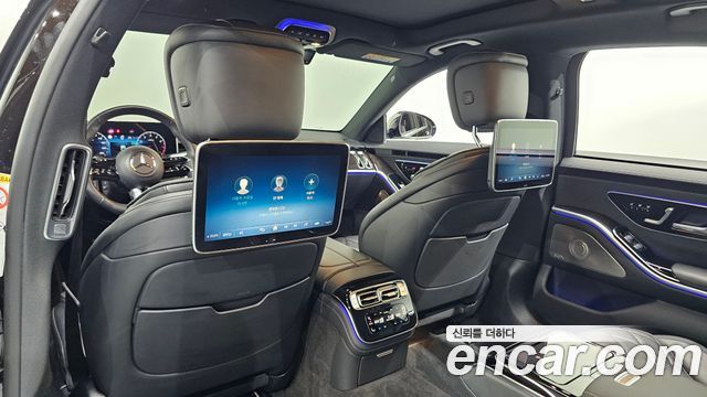 Mercedes-Benz S-Class 2023 — photo 17