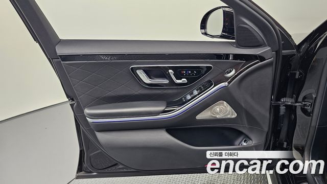 Mercedes-Benz S-Class 2023 — photo 14
