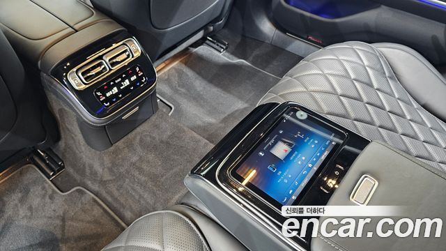 Mercedes-Benz S-Class 2023 — photo 30